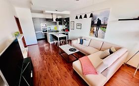 Bl Luxury Apartment, 24Hr Self Check-In, Free Private Garage Parking, Panoramic Views From Balcony, 5 Minute Walk To City Center